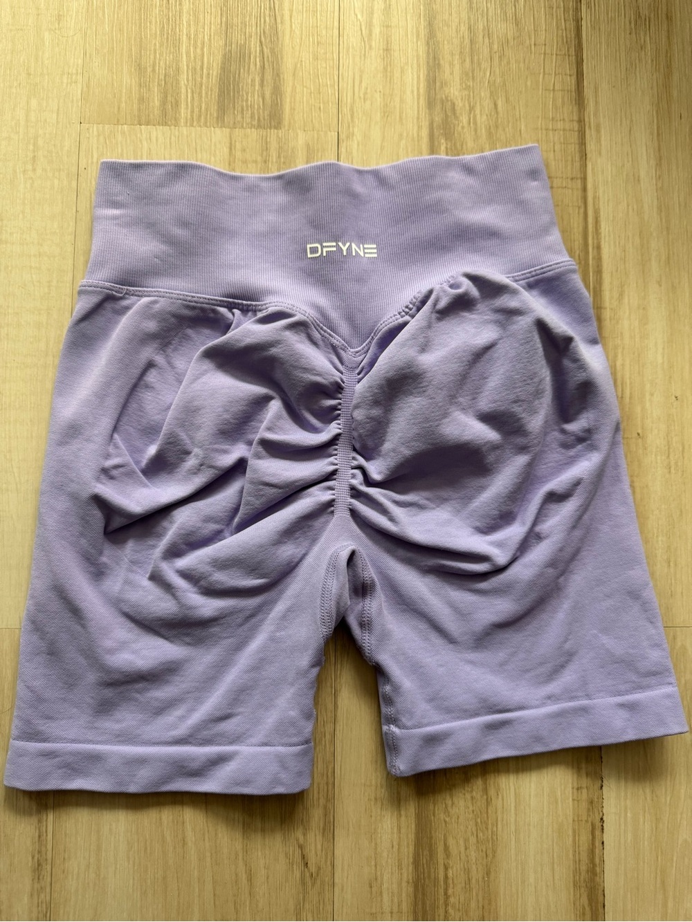 DFYNE Women's Lavender Athletic Scrunch-Back Bike Shorts